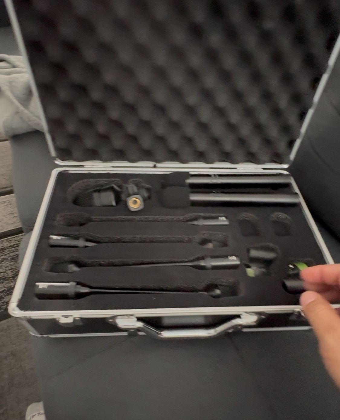 Drum Microphones Set Whit Hard Case Like New $180 Price Firm Only Cash