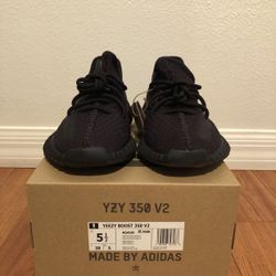 Brand New Adidas Yeezy Boost 350 V2 Onyx Size 5.5