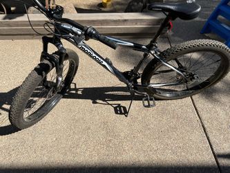 27.5 Mongoose Bike