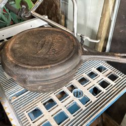 CABELA'S Cast Iron Double Spout Skillet 12D w/ Frying Pan Lid 12