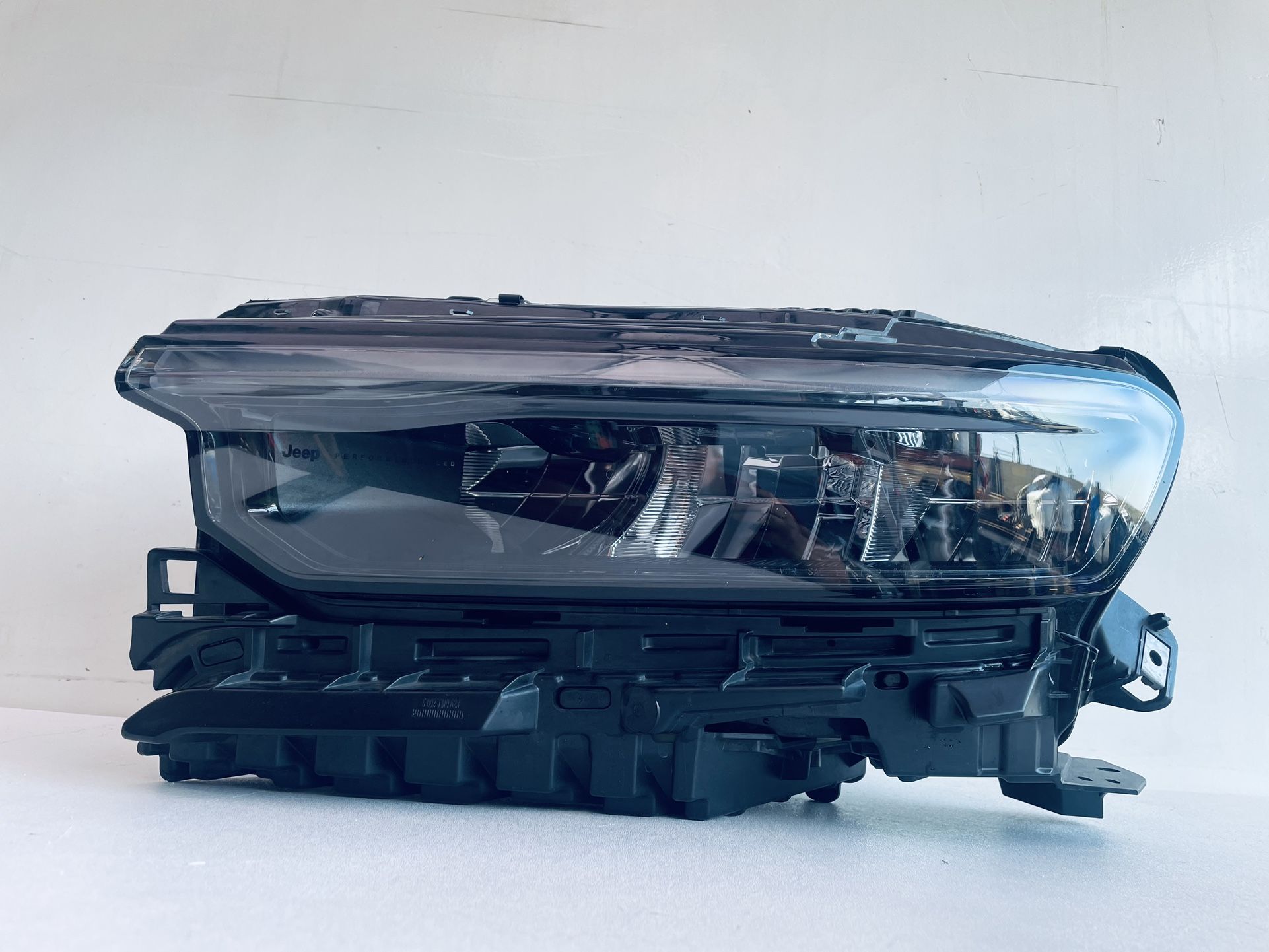 2021-2024 JEEP GRAND CHEROKEE LEFT DRIVER SIDE HEADLIGHT LED OEM