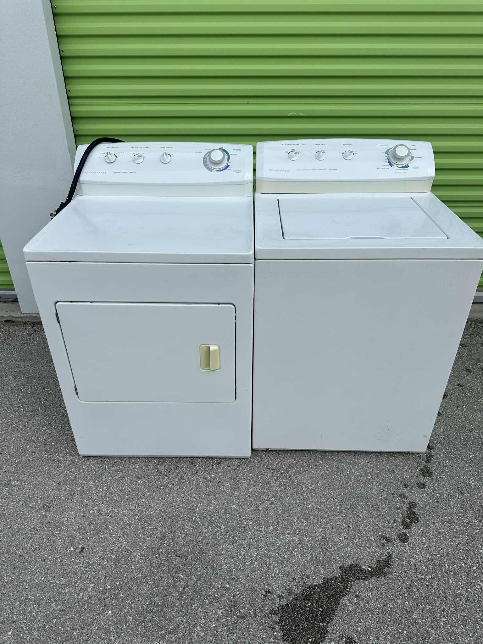 Frigidaire Large Capacity Washer and Dryer Set