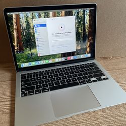 MacBook Air 13 (M1 processor/ Latest OS 26 Updated) 8GB Memory Good Laptop (98% Battery )