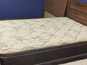 Queen Pillow top Mattress Set