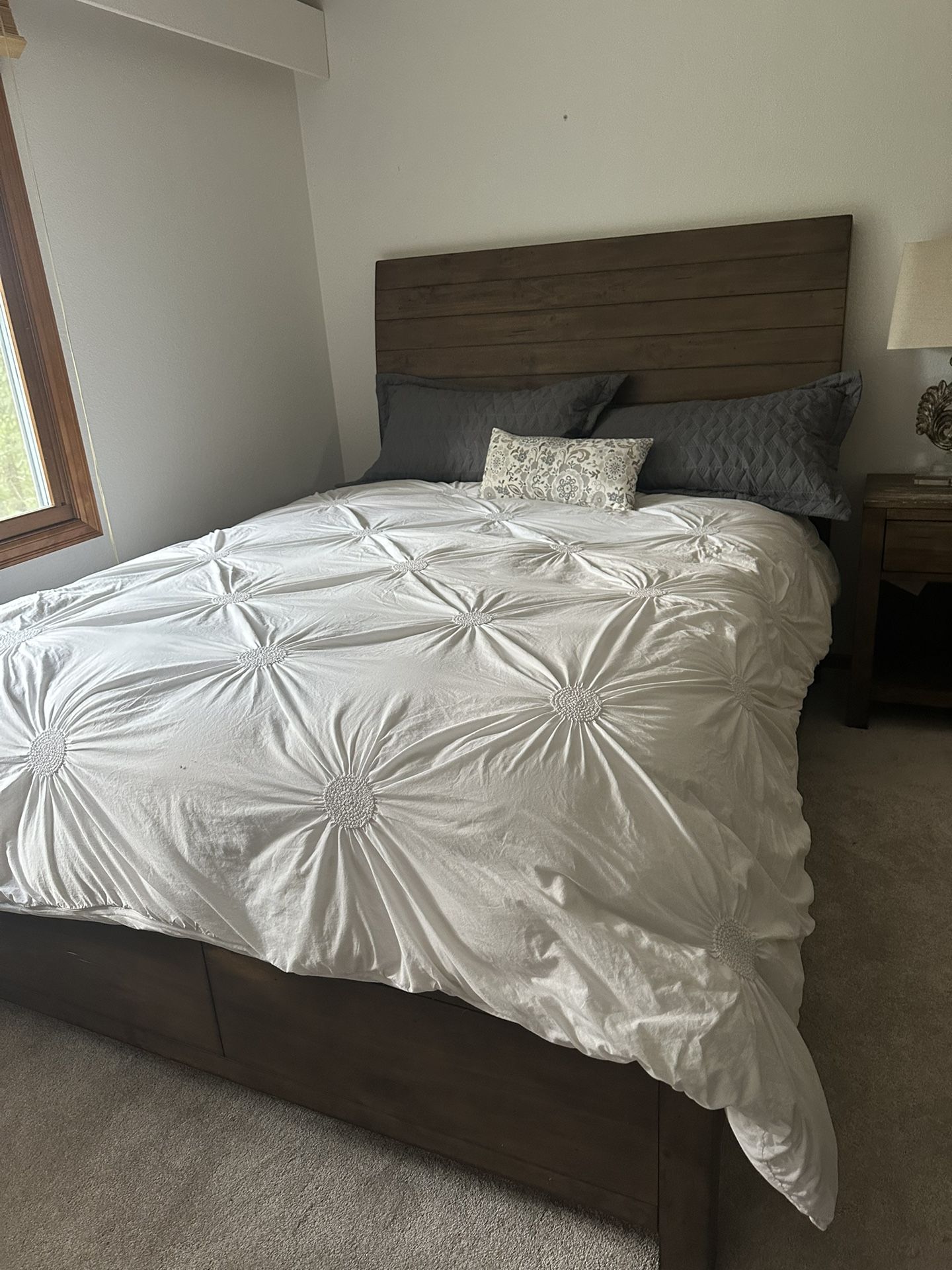 Full bedroom set: Solid Wood Bedroom Set – Queen Bed, Dresser, Mirror, Nightstand + Mattress