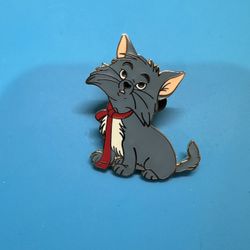 Messy Berlioz Disney Pin