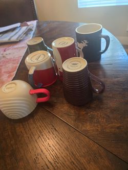 Starbucks mugs (6)