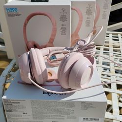 Logitech H390 USB Headset Pink.  4 Available 