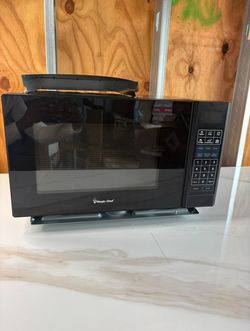 Magic Chef MCG992ARS microwave