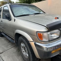 1998 Nissan Pathfinder