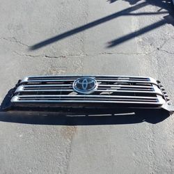 2014-2020 Toyota Tundra Front Grille W/emblem OEM 