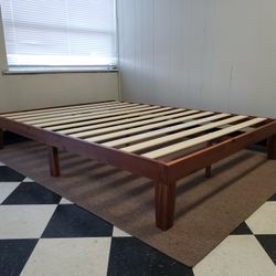 Full size bed frame - can DELIVER almost anywhere for $20 extra - gently used and in very good condition 😍