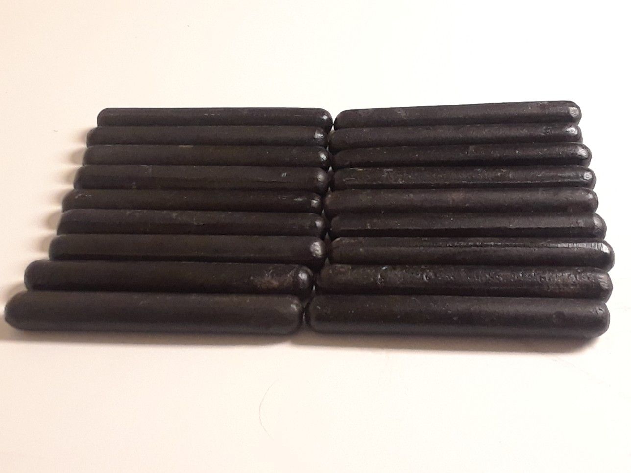 10lbs total (20) 8oz black lead cigar shaped weights