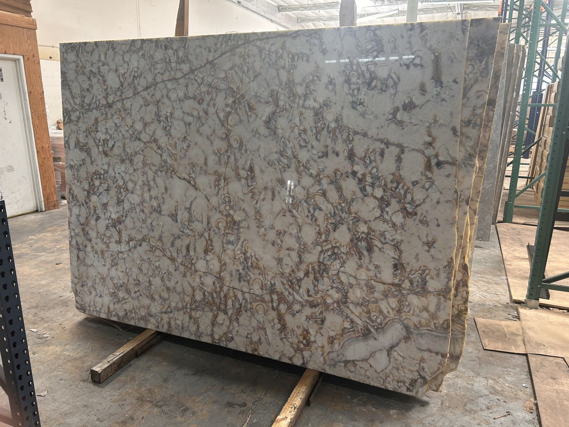 Onyx Backlit Natural Slab Flamingo Pink