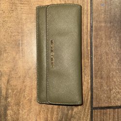 Michael Kors Jet Set Travel Wallet