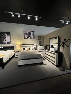 Beige/grey 4PC Queen Bedroom Set