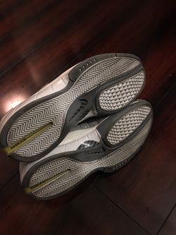 Nike basketball shoes size 10