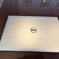 Dell XPS 15 (9560)