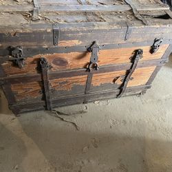 Vintage Trunk