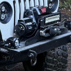 9.5 CTI Warn winch, Winch Plate, And Bumper Off Of A 98 Jeep Tj