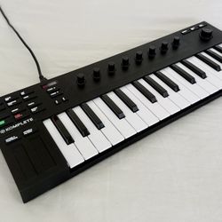  (70% OFF!!) Native Instruments M32 MIDI Keyboard