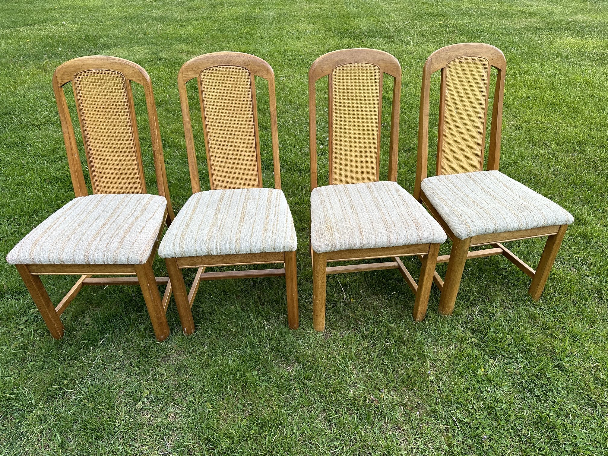 4 Solid antique Wooden Dinning Chairs No Damage No Tear 