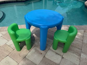 Little Tikes Blue plastic table and 2 chairs