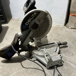 Delta 10 inch Miter / Chop Saw 