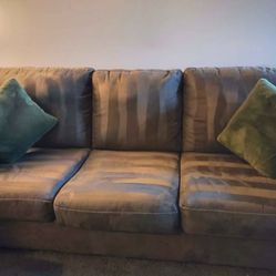 Couch/Love Seat Set