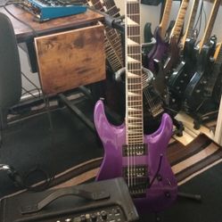 Jackson JS32 DKA Dinky Amaranth Fingerboard Pavo Purple & Fender Mustang 1 Amp 