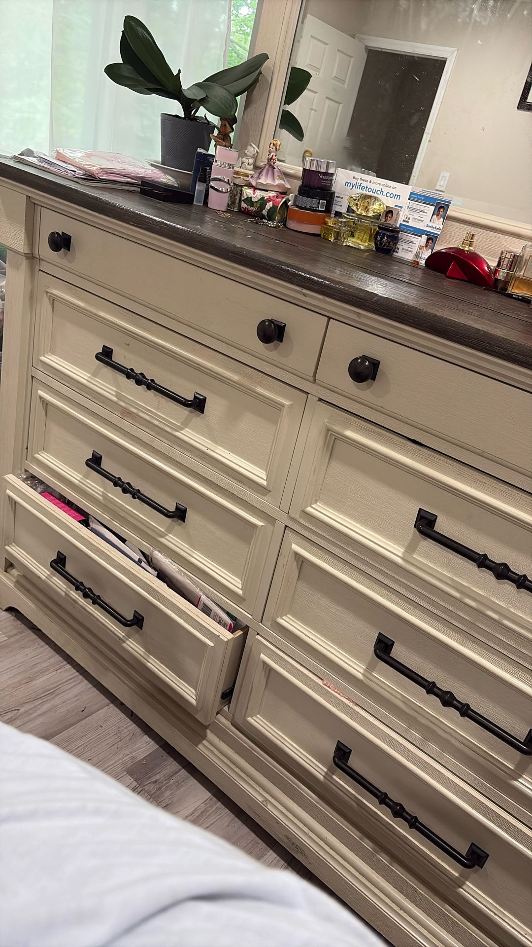 bedroom set