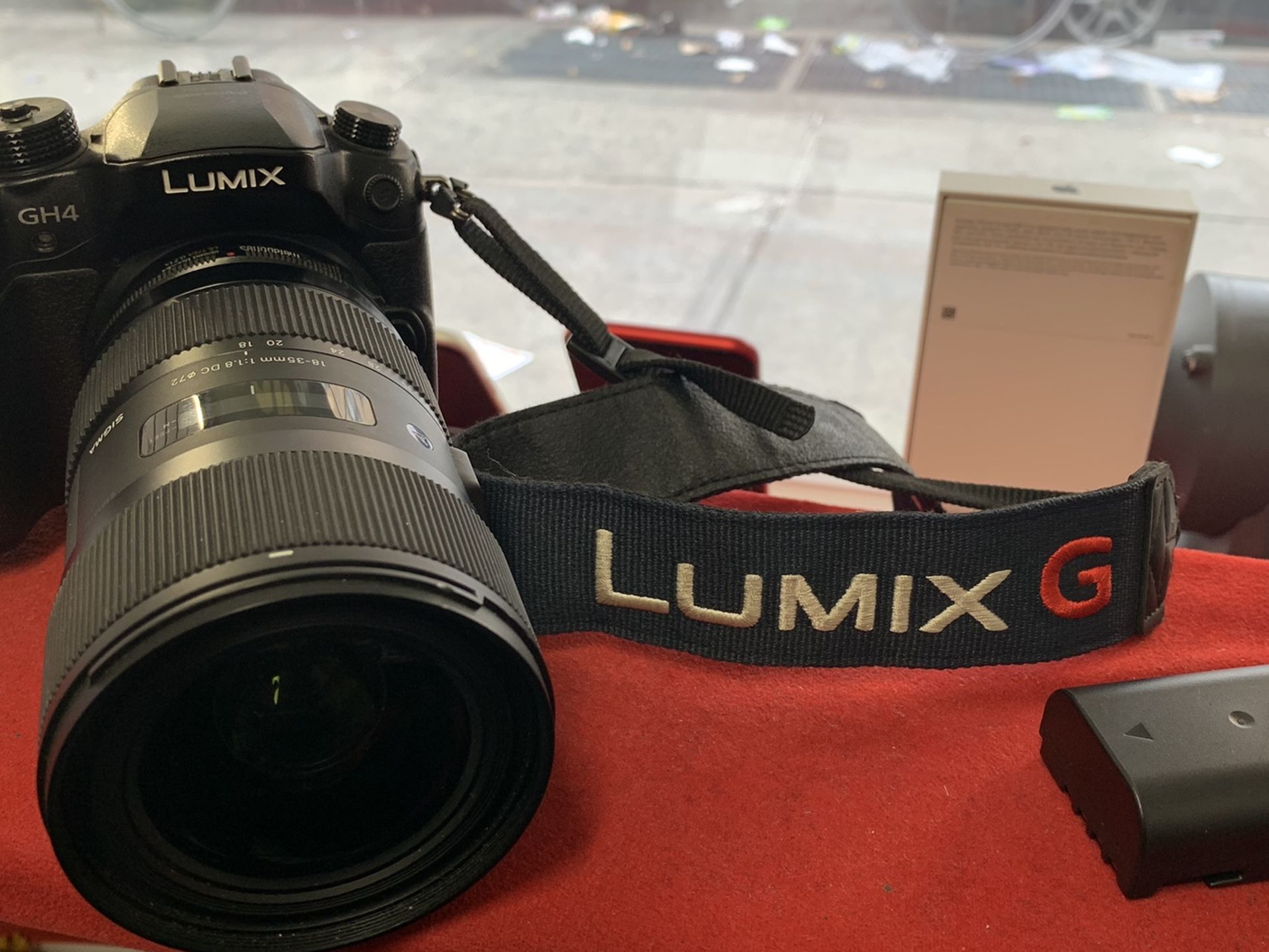Panasonic Lumix GH4 Mirrorless 4K Camera Sigma Lens Included