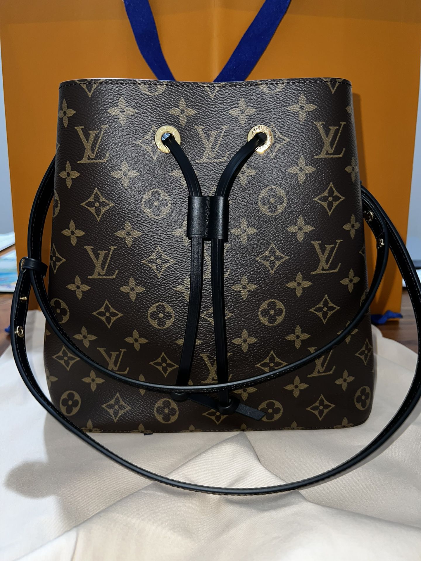 Gorgeous LV Purse for Sale in Katy, TX - OfferUp