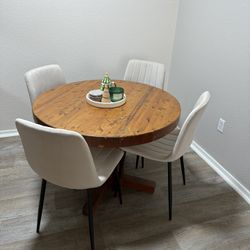 Table & Chairs