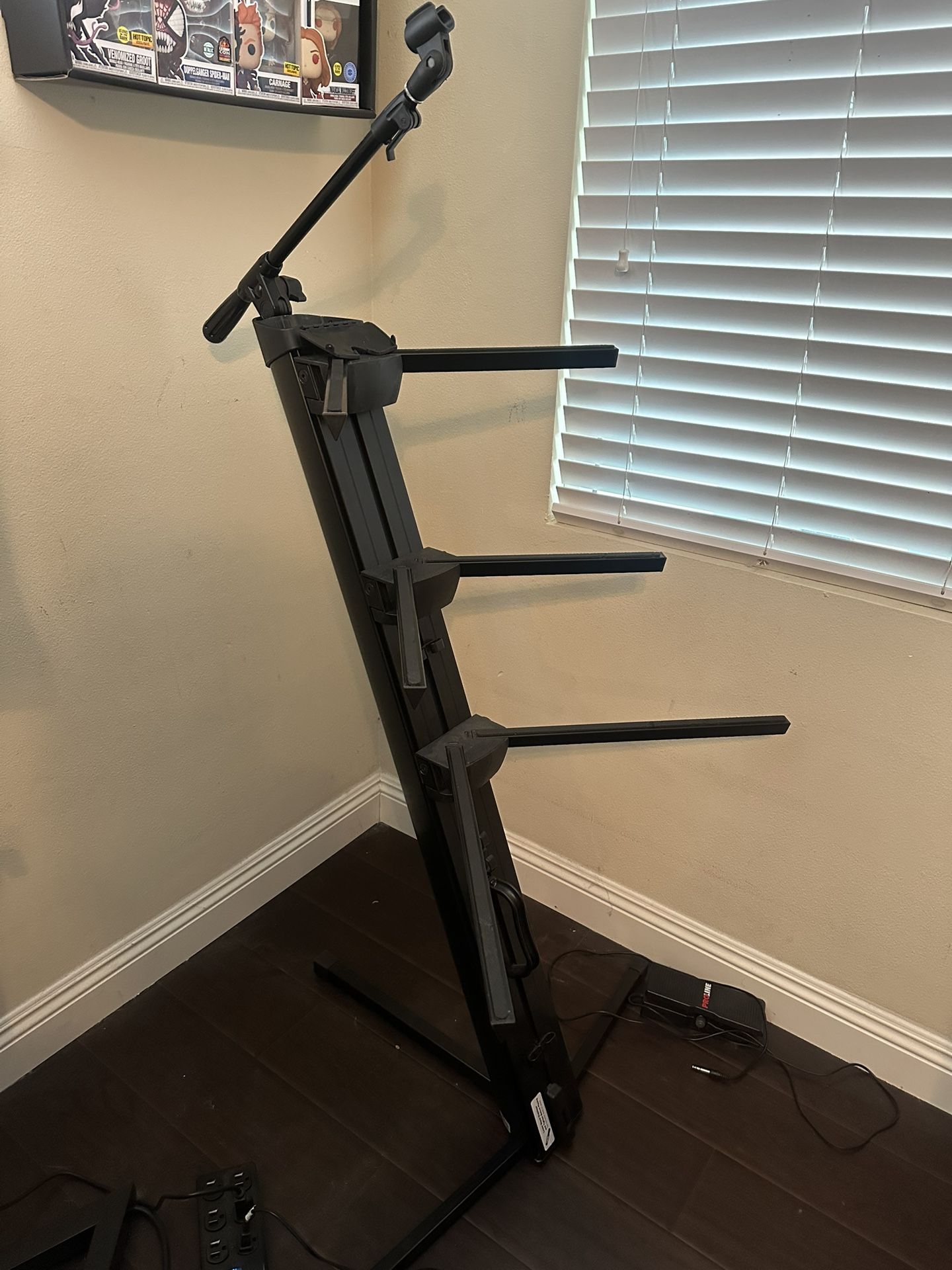 Ultimate Support Keyboard Stand