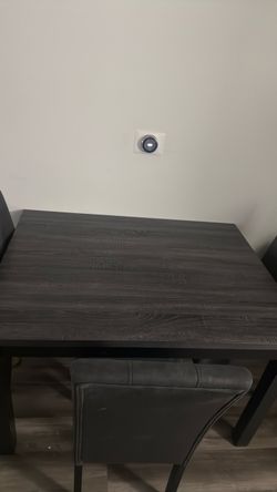 Table 4 chairs