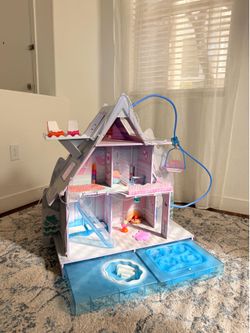 L.O.L. Surprise! Winter Disco Chalet Doll House