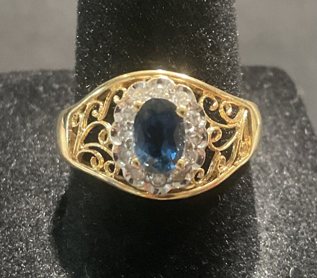 18KT Blue Sapphire & Diamond Ring