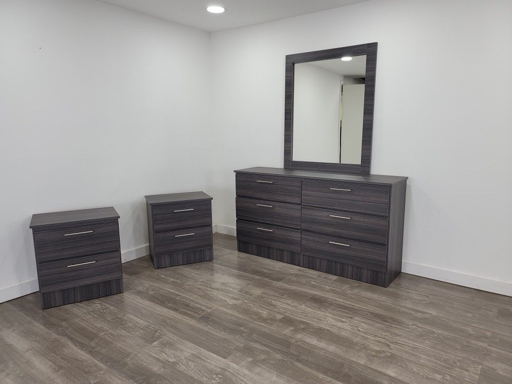 Comoda Con Espejo Y Mesas De Noche... Dresser With Mirror And Nightstands