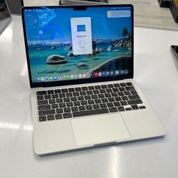14” Apple MacBook Air M2 Chip, 8gb Ram, 256 SSD Low Cycle Count 48 Silver 