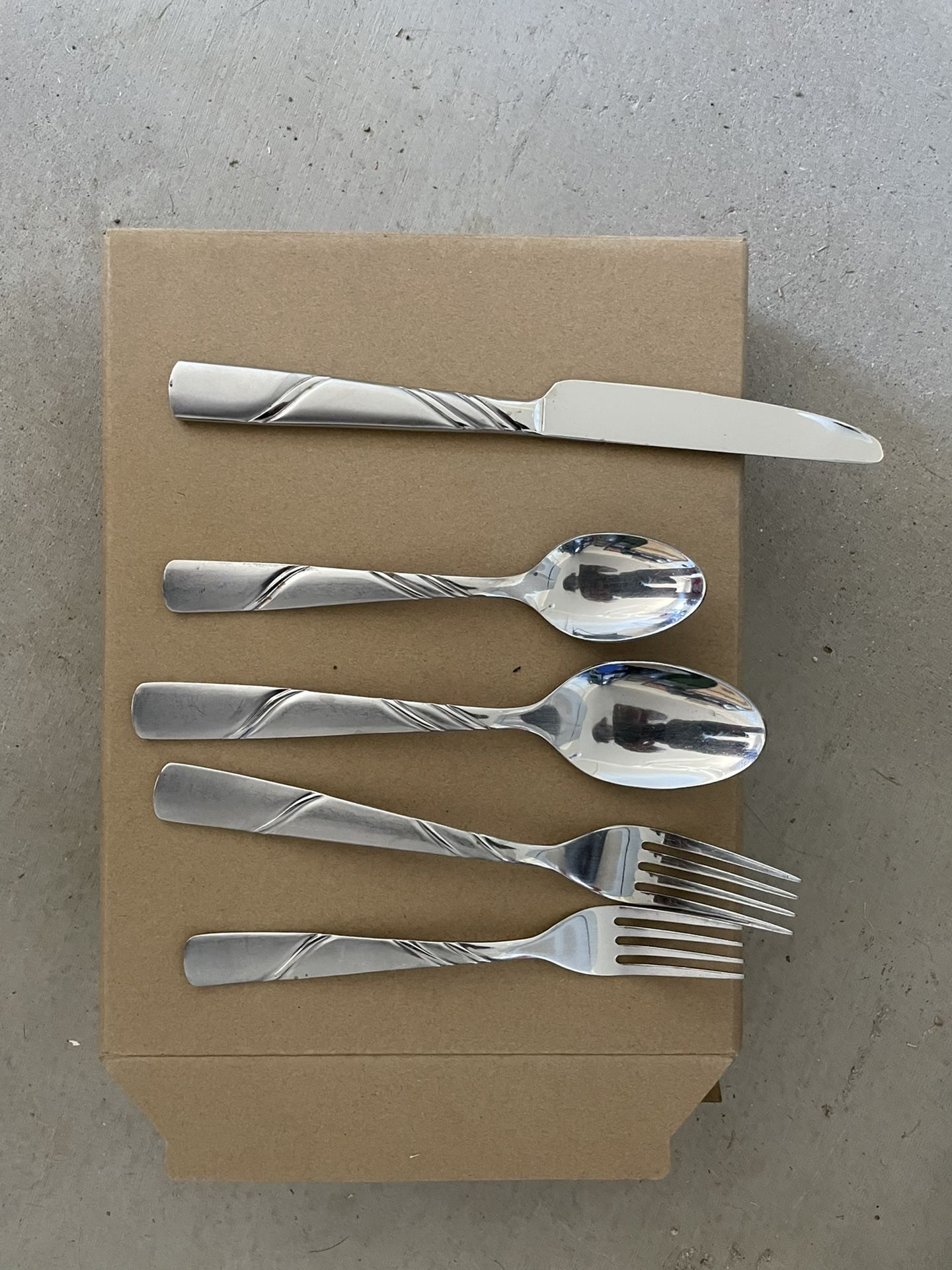 Silverware 2 Sets  32pieces