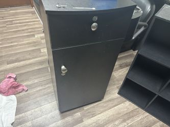 Rolling Salon station