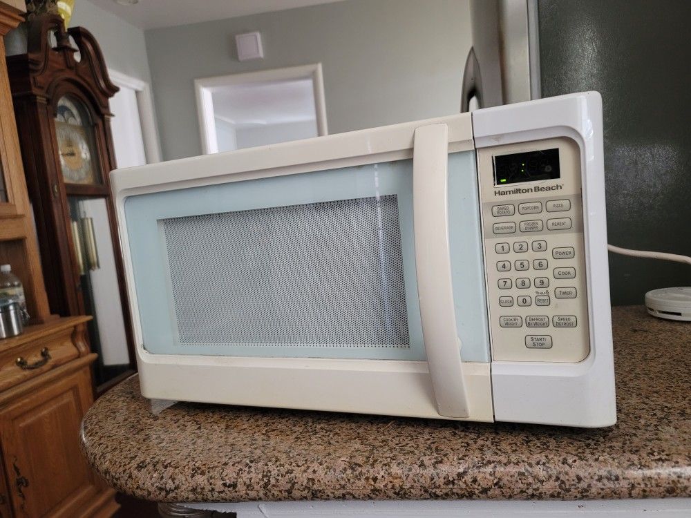 Working Microwave / Oven