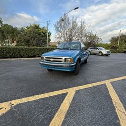 1995 Chevy S10 4.3L V6 – Garage Kept No Rust 