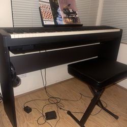Yamaha Digital Piano with pedal