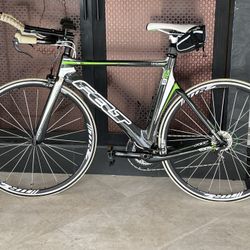 Felt B16 Road Bike Basically Brand New 