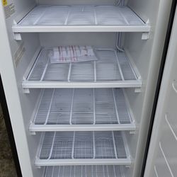 Frigidaire 6.5 cu ft Upright Freezer Garage Ready