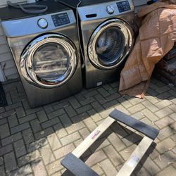 Samsung Washer Dyer Electric With Bases