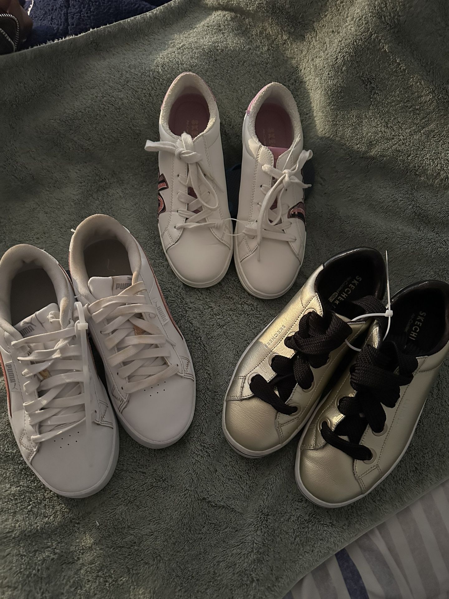 ZAPATOS DE MACA PUMA TALLA3.5. SKECHERS 7 Y 7.5