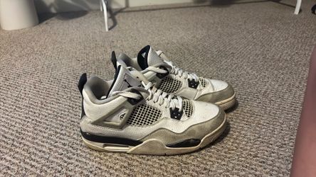Jordan 4 Retro military black woman size-8